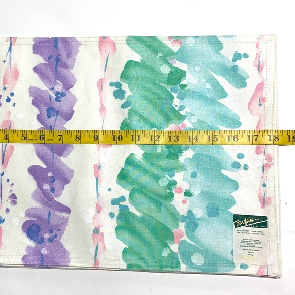 New! Set of 4 Fabric Placemat - Picture 3 of 4